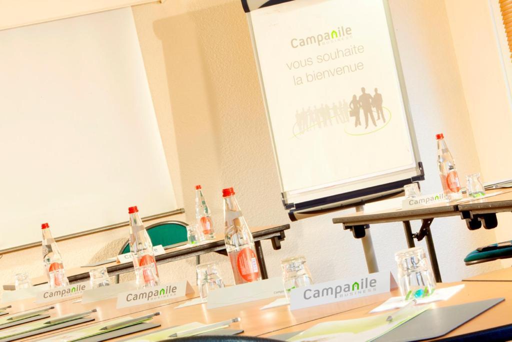 Campanile Hotel Майен Бизнес снимка